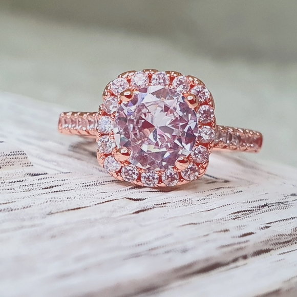 Jewelry - Classic Rose Gold Round Diamond Ring